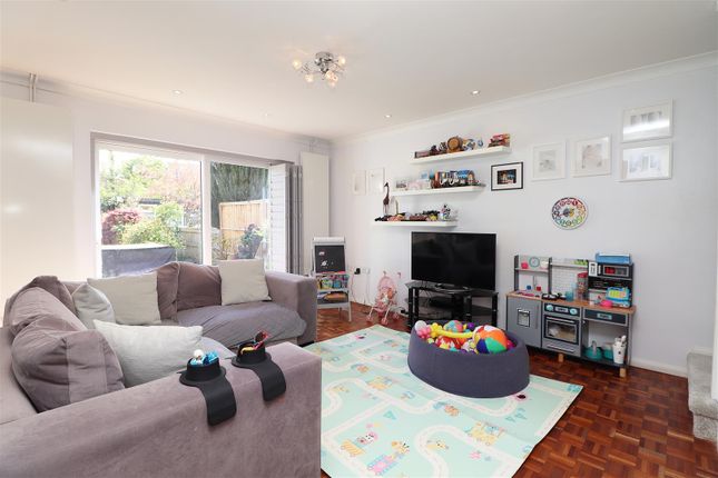 5, Kingsley Avenue, Borehamwood photo 3