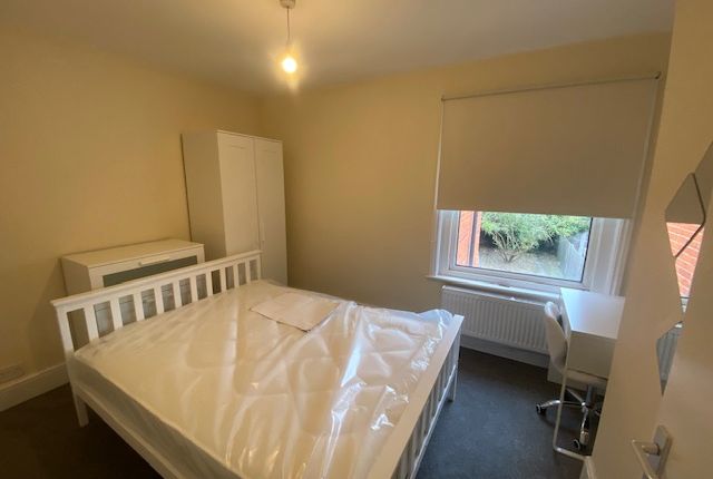 82 Mayfield Road, Swaythling, Southampton photo 5