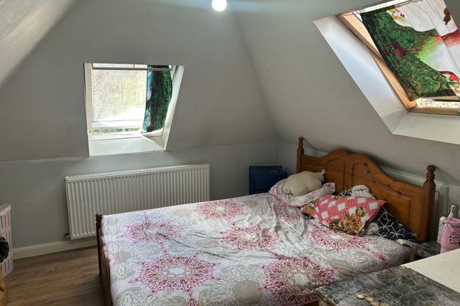 600a, Hanworth Road, Hounslow photo 4