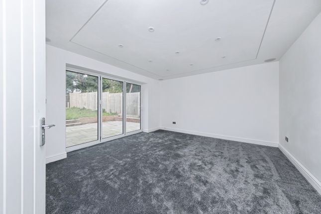 5, Bletchley Road, Buckinghamshire photo 2