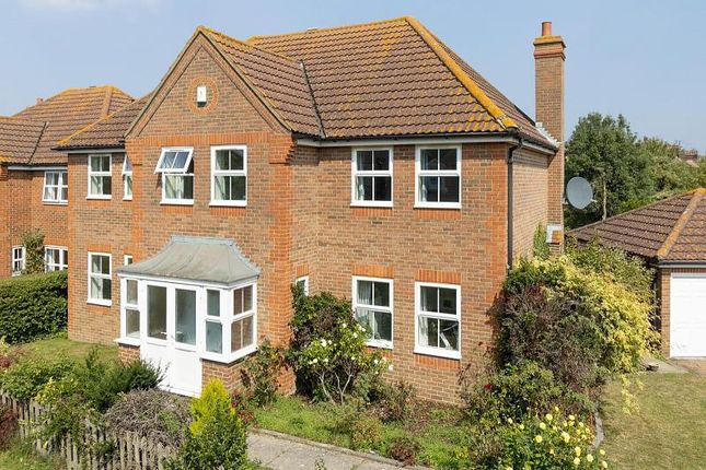 Detached house to rent in Ealham Close, Canterbury
