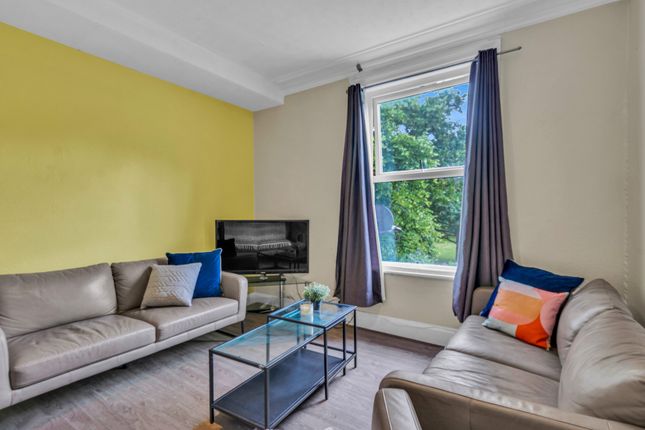 FLAT 5, HYDE PARK ROAD, Leeds photo 4