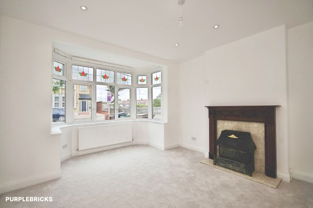 14, Forest View Road, London photo 4