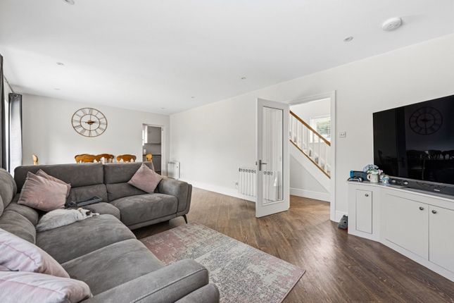 32, Mount Pleasant, Leatherhead photo 4