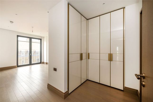 6.03 The Lucan, 2, Lucan Place, London photo 3