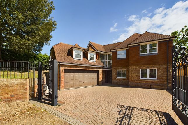 Detached house for sale in Bishops Avenue, Broadstairs