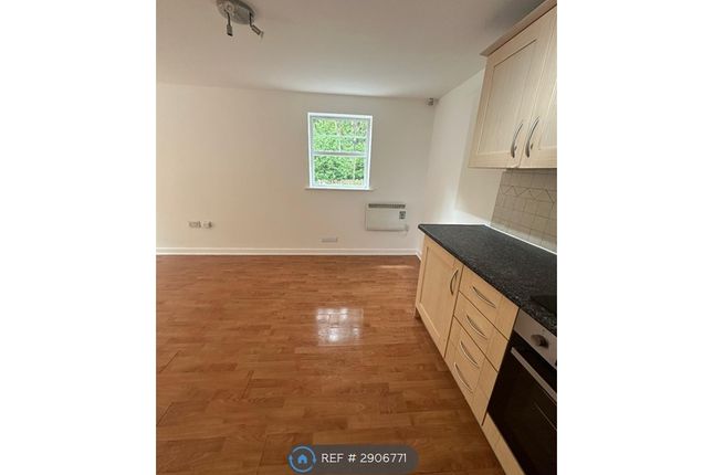 Apt  Wilson Brook Court, Commercial St, Hyde photo 4