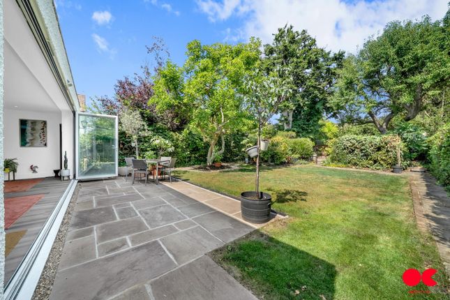 53, Balgores Lane, Gidea Park photo 4