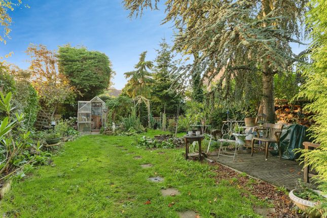 Flat for sale in Langley Road, Elmers End