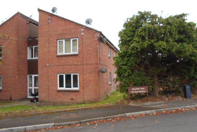 Thumbnail Flat to rent in Stonefield Close, Swindon