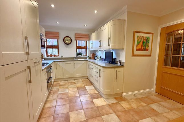 The Orchard, 7, The Ostlers, Lymington photo 3