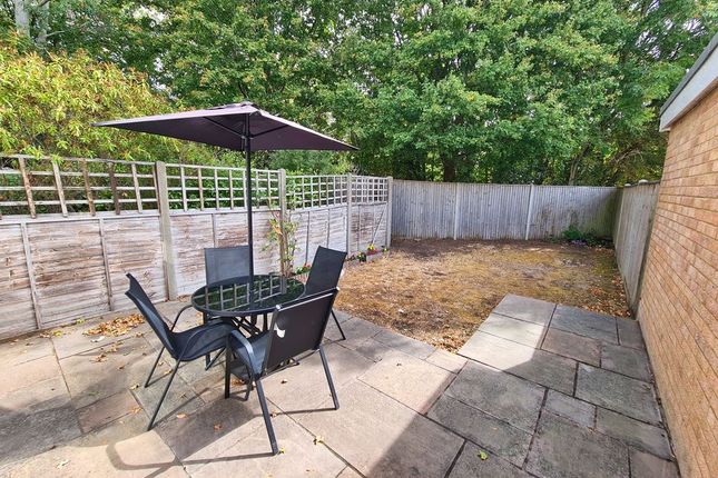 16, Rosewood Gardens, Southampton photo 2