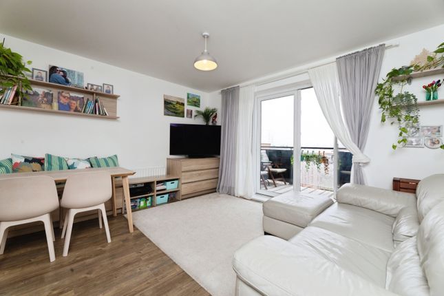 1-bed flat on Flat 26/Sandy House, 1 Sackett Road, Barking, £225,000