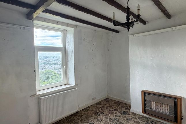 90, Glen Lee Lane, Keighley photo 3