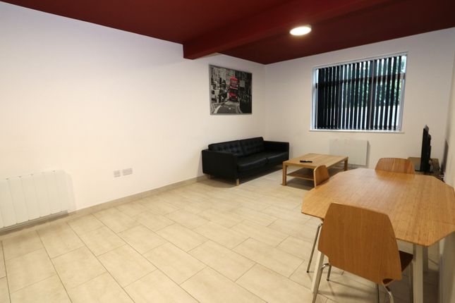 Room B Apartment 1,, Kings Court, Coventry photo 3