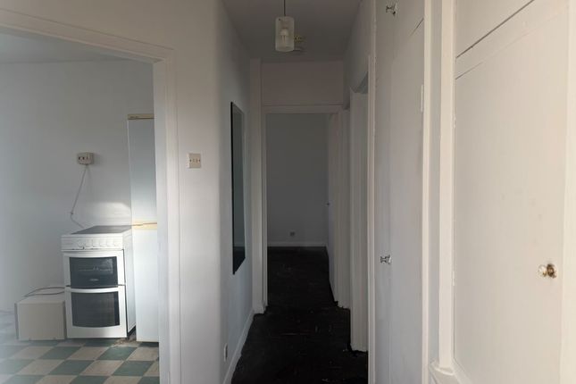 8, Furze Crescent, Swansea photo 3