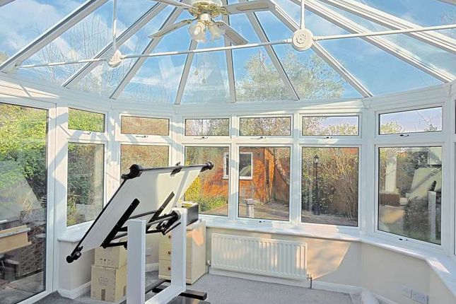The Cedars, Cannon Grove, Fetcham photo 4