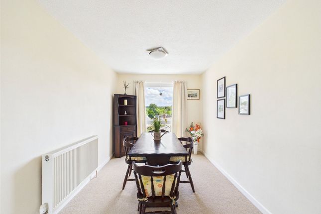 56 Ward Close, Bude photo 4