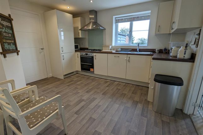 34, Orchard Vale, Hereford photo 3