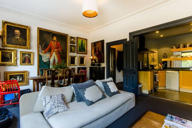 Thumbnail Flat for sale in Thornhill Square, Barnsbury, London