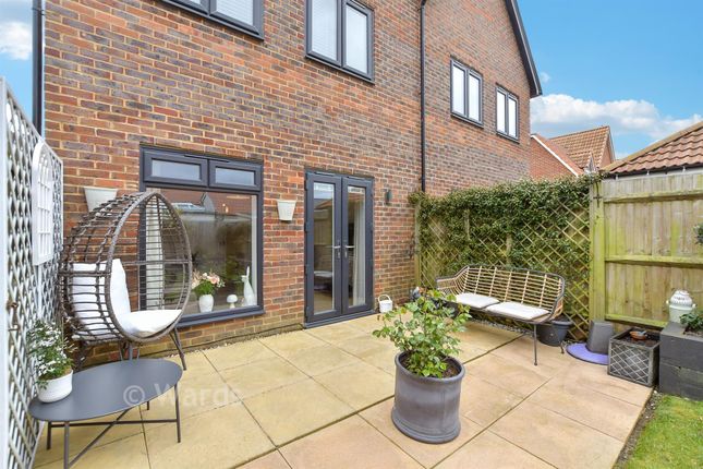2, Crispin Close, New Romney photo 3