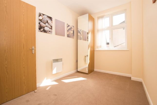 Flat for sale in The Avenue, Watford