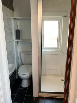 1, Pownall Gardens, Hounslow photo 3