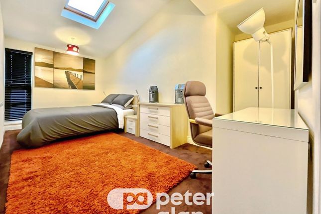 Flat 1 Tud, CARDIFF photo 4