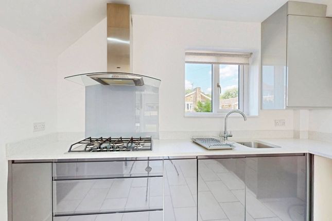 6, Weston Ridge, Otley photo 4
