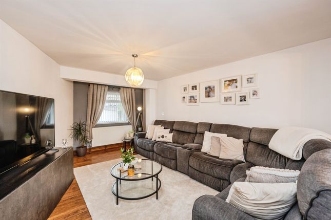 53, Llewellyn Park Drive, SWANSEA photo 2