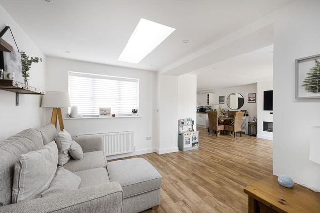 32, Coxwell Close, Seaford photo 4
