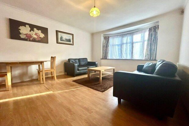 Thumbnail Flat to rent in Wanstead Park Road, Ilford