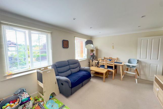 Apartment 4, Heron Place, Fleet photo 3