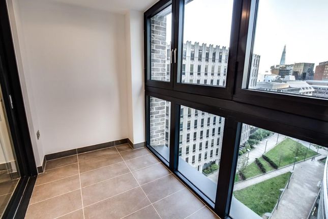 Flat for sale in Aldgate Place, Aldgate, London