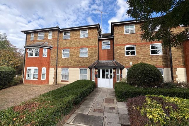 2-bed flat on 1, Wingate Court, Aldershot, £1,300/mo