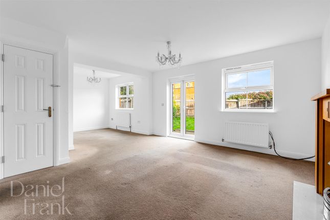 17 Forest Grove, Woodside, Epping photo 3