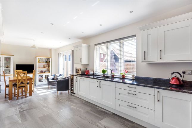 10, Malthouse Lane, Surrey photo 2
