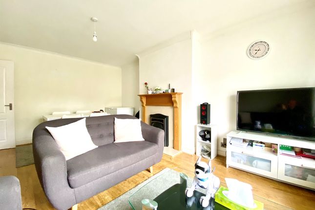 36, Hammonds Lane, Brentwood photo 3