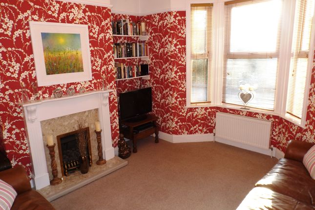 28, Exeter photo 4