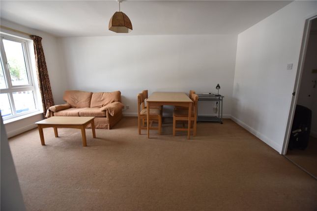 Dunnage Crescent, London photo 2