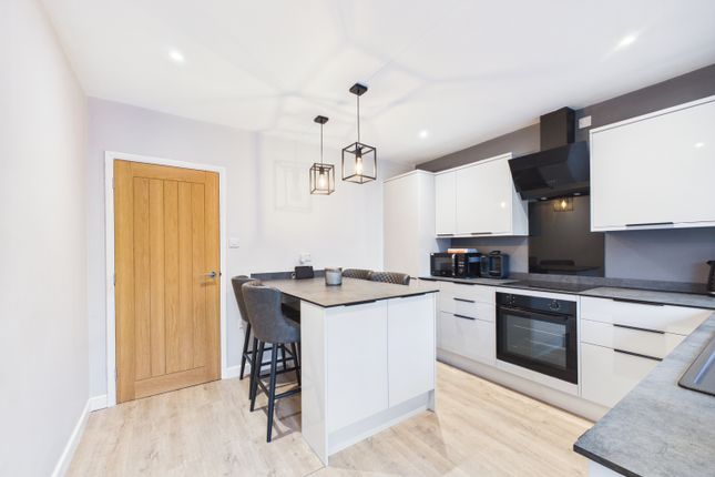 3, Hardhurst Road, Dronfield photo 4
