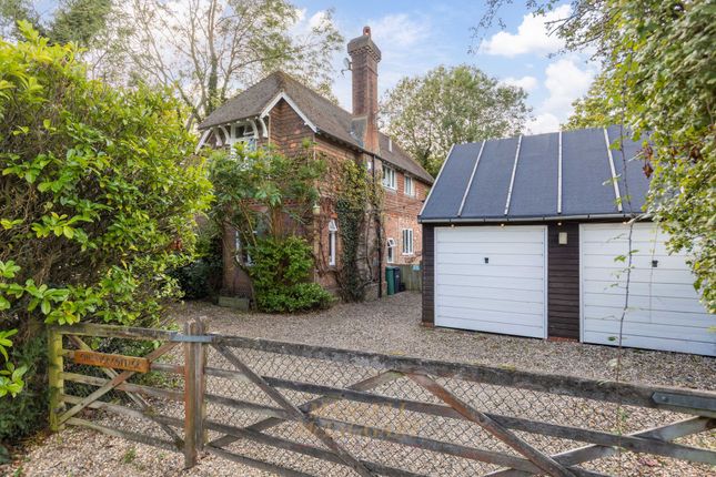 Cheswick Cottage Meath Green Lane, Horley photo 3