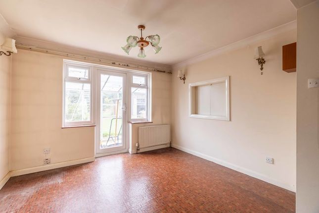 6, Pink Lane, Burnham photo 4