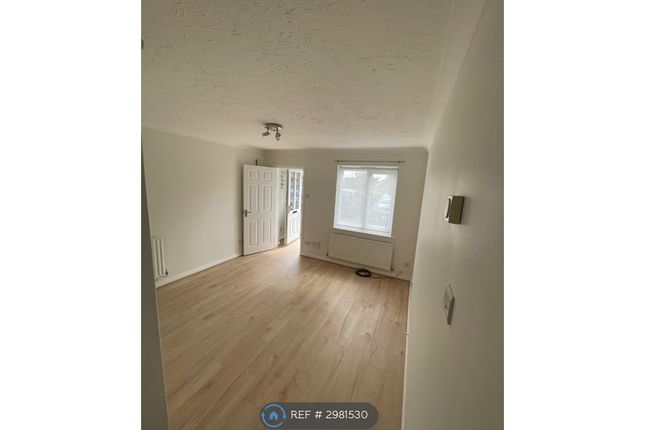 Ferrars Court, Thorpe Astley, Braunstone, Leicester photo 5