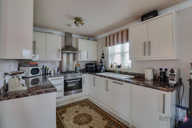 22, Vicarage Walk, Chesterfield photo 2