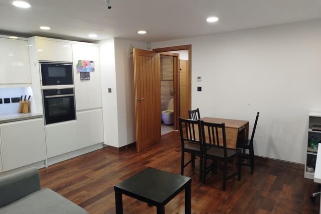 Flat 1, 6 Hatton Row, London photo 2