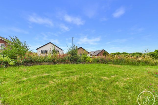1, Templegate Close, Leeds photo 4