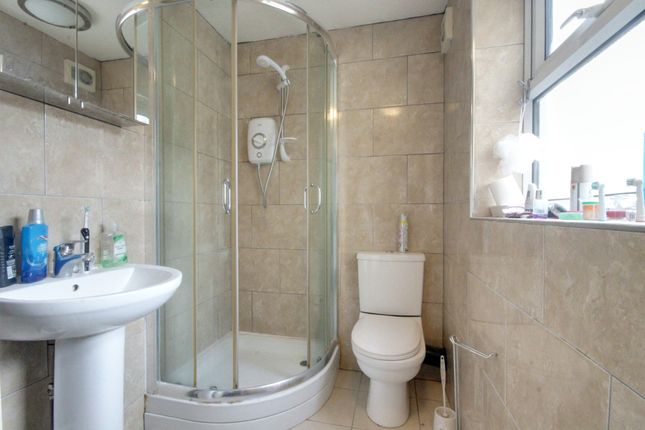 Room 2, 17, North Birkbeck Road, London photo 4