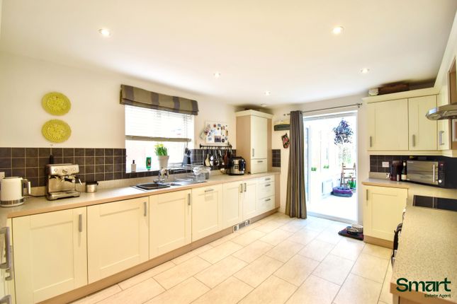 16, Liberty Way, Exeter photo 4