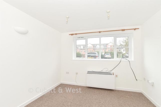 Lion Mews, Framfield Road, Uckfield photo 3
